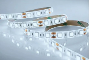 Лента светодиодная 60 диодов/м.п. 5050 хол.белый,12V,14.4W водонепроницаемая IP44 LR4-CW-WP60