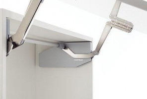 Механизм FREE SWING. Высота 670-800 мм. Вес 2,9-6,8 кг.