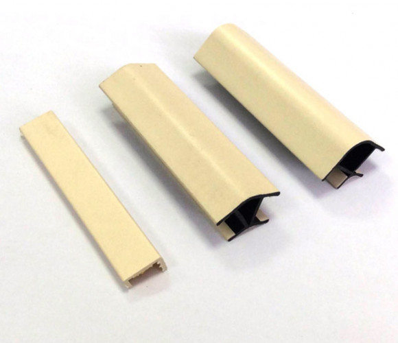 Угол цоколя универсальный 90гр., Н=150 Ваниль